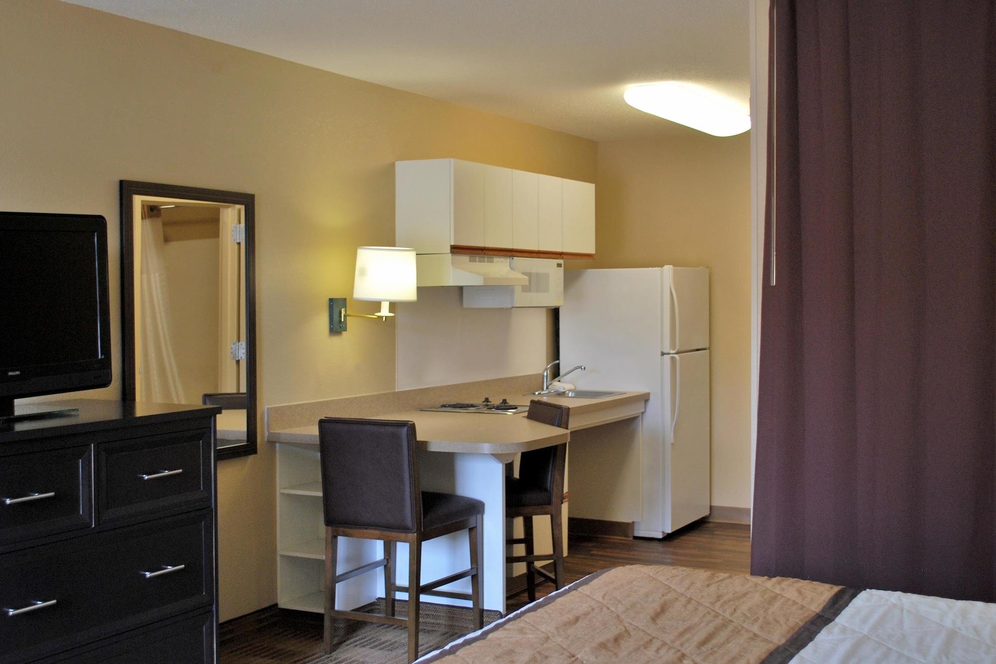 Extended America - Boston - - 52 4th Ave 2* Waltham